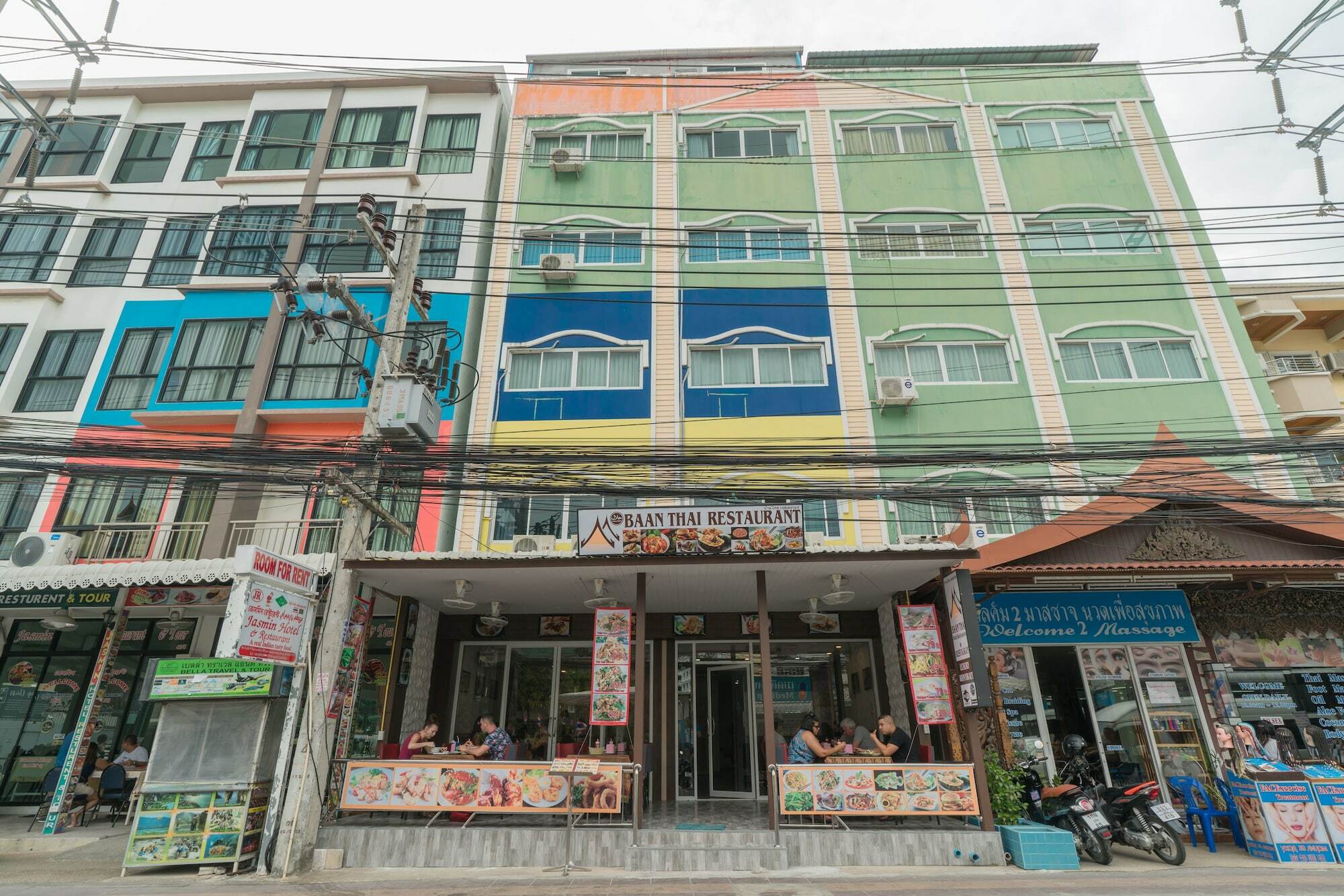 Baan Thai Beach Side Residence Patong Екстер'єр фото